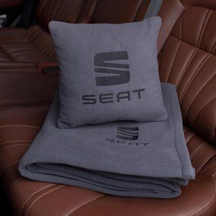 Подушка и плед в машину с логотипом Seat, флисовый набор FLISET-SEAT-GRA-GRA фото