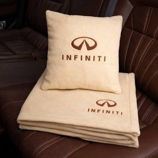 Подушка та плед у машину з логотипом авто Infiniti, бежевий із коричневою ниткою 000006566 фото