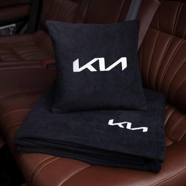 Подушка и плед в машину с логотипом KIA, флисовый набор FLISET-KIA-BLK-WHI фото