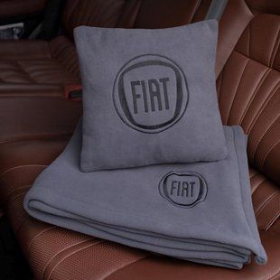 Подушка и плед в машину с логотипом Fiat, флисовый набор FLISET-FIAT-GRA-GRA фото