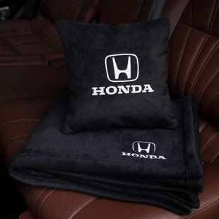 Подушка и плед в машину с логотипом Honda, флисовый набор FLISET-HONDA-BLK-WHI фото