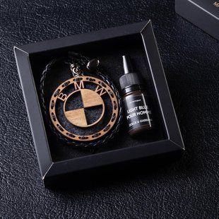 Ароматизатор в машину BMW з світлого дерева, подарунок чоловікові AR-BMW-011 фото