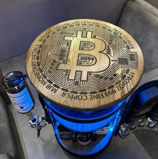 Бочка бар 40л Bitcoin, подарки для мужчин, идеи подарков, мини-бары ручной работы 000006368 фото