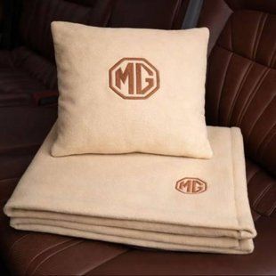 Подушка та плед у машину з логотипом авто MG, бежевий із коричневою ниткою 200041823 фото