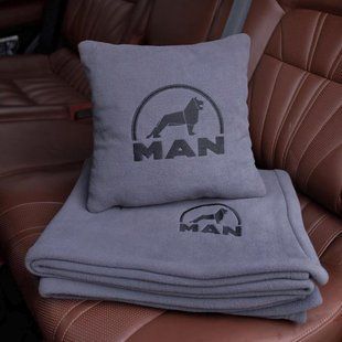 Подушка и плед в машину с логотипом MAN, флисовый набор FLISET-MAN-GRA-GRA фото