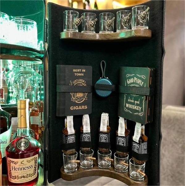 Бочка мини-бар на колесиках с подсветкой, наливатором, корпоративные подарки B50-BLK-M-024-1 фото