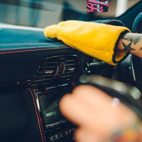 Перчатка из микрофибры для ухода за салоном, Detailing Mitt, Meguiar's X1804EU фото