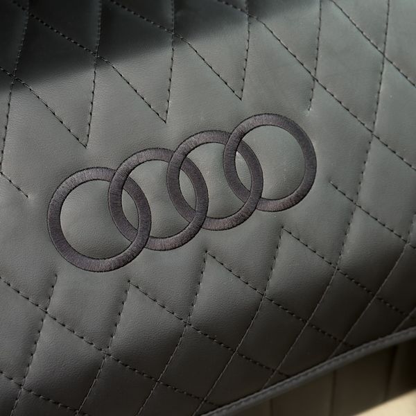 Сумка - органайзер в багажнике на магните Premium Timeless с вышивкой логотипа Audi, размер М 50 см 200041774 фото