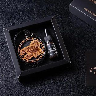 Ароматизатор в машину Скорпіон, знак зодіаку з світлого дерева AR-SCORPIO-306 фото