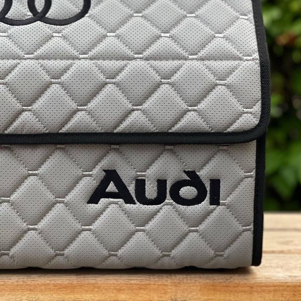 Органайзер в багажник на магните с вышивкой Audi, серый, 50 см, автомобильный органайзер в авто 000006086 фото