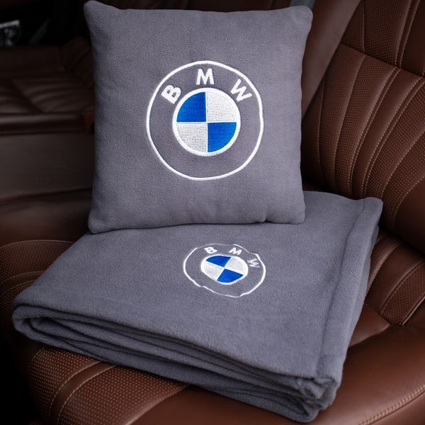 Подушка и плед в машину с логотипом BMW, флисовый набор FLISET-BMW-BLK фото
