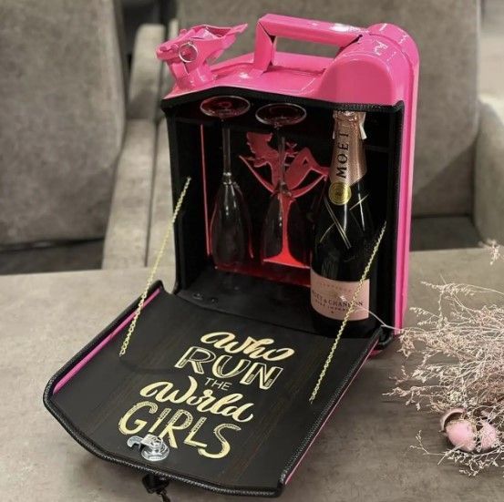 Каністра-бар 10л Barbie, з підсвічуванням та келихами, подарунок для дівчини на день народження, міні-бар K10-BARB-1 фото