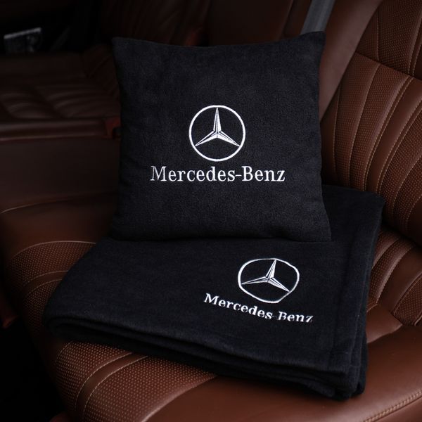 Подушка и плед в машину с логотипом Mercedes, флисовый набор FLISET-MERCEDES-BEI-BROWN фото