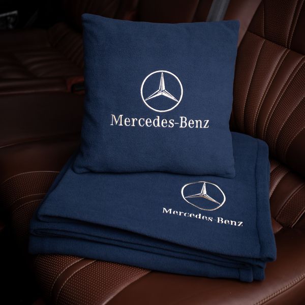 Подушка та плед в автомобіль з логотипом Mercedes, флісовий набір FLISET-MERCEDES-BLK-WHI фото