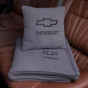 Подушка и плед в машину с логотипом Chevrolet, флисовый набор FLISET-CHEVROLET-GRA-GRA фото