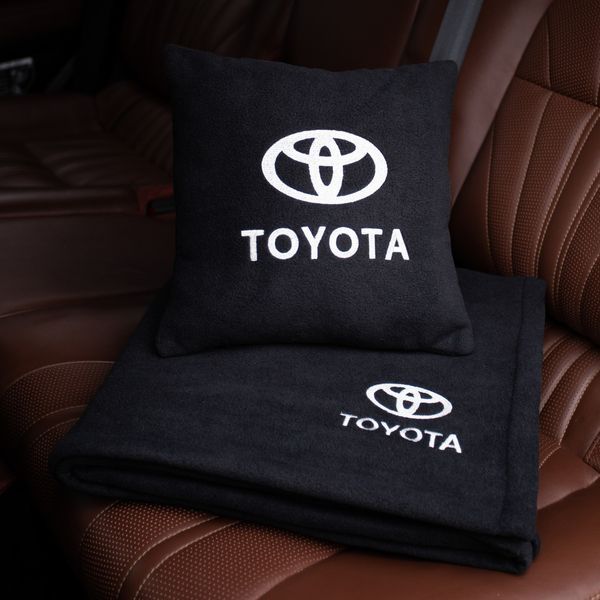 Подушка и плед в машину с логотипом Toyota, флисовый набор FLISET-TOYOTA-BEI-BROWN фото