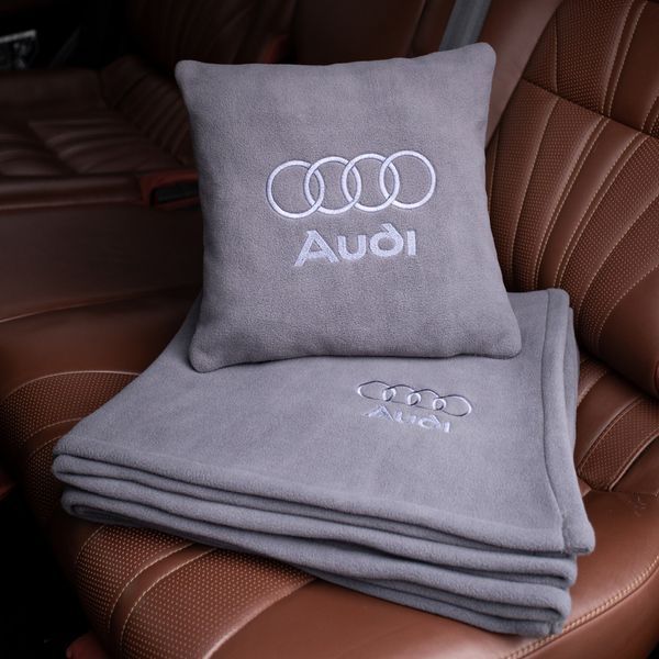 Подушка та плед в автомобіль з логотипом AUDI чорний, флісовий набір FLISET-AUDI-BLK-WHI-RED фото