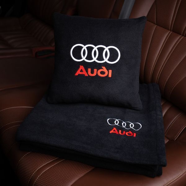 Подушка та плед в автомобіль з логотипом AUDI, флісовий набір FLISET-AUDI-BLU-WHI фото